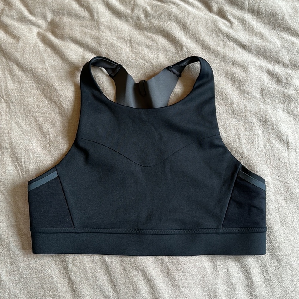 EUC Brooks Drive 3 Pocket Run Bra 34AB BLACK